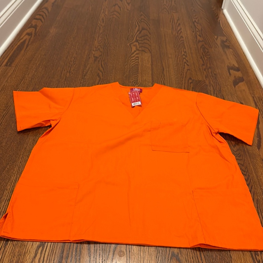 Net scrubs top